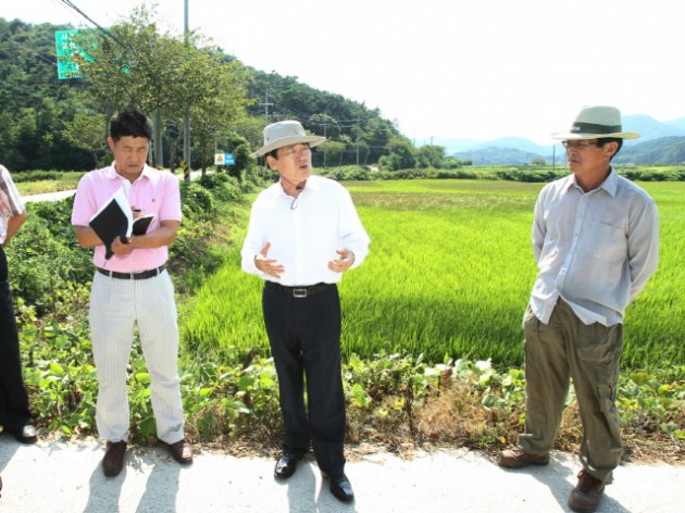 이학렬 고성군수, 가뭄피해 우려지역 현장 점검1.jpg 이학렬 고성군수, 가뭄피해 우려지역 현장 점검1.jpg